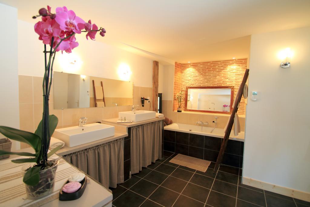 Hotel Spa Le Miel Des Muses 브리브라가야르드 외부 사진