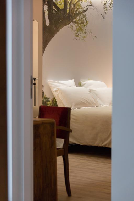 Hotel Spa Le Miel Des Muses 브리브라가야르드 외부 사진